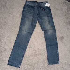 Men’s Slim Blue Jeans with Classic Denim Style
